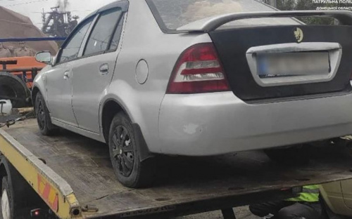 В Мариуполе более 40 автомобилей эвакуировали на штрафплощадку с начала года