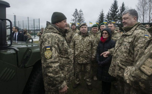 Америка направит на Донбасс 40 единиц военной техники (ФОТО)