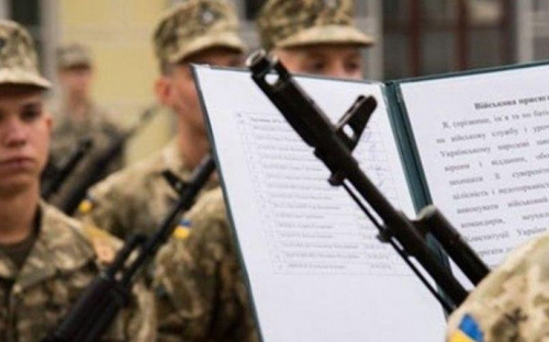 В Мариуполе 150 призывников отправятся на службу в армию (ВИДЕО)