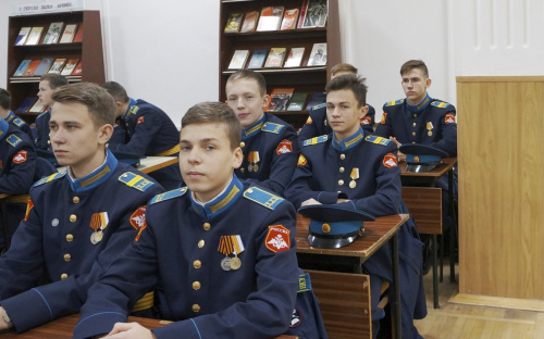 Росіяни відкривають військові центри на окупованих територіях – наступний з’явиться у Луганську
