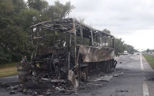 Международный автобус Польша-Мариуполь сгорел дотла: один пассажир погиб и 11 оказана медпомощь