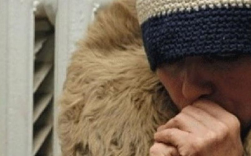 В Мариуполе мужчина обморозил стопы и ягодицы, находясь в доме