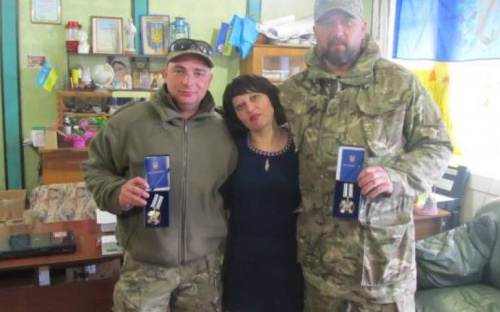 Ко Дню добровольца защитники Мариуполя получили награды (ФОТО)