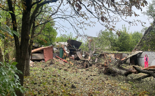 Росіяни поранили двох людей у Кураховому та обстріляли житлові квартали Авдіївки