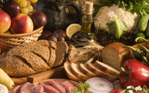 В Мариуполе старшина роты и кладовщик торговали продуктами, украденными с передовой