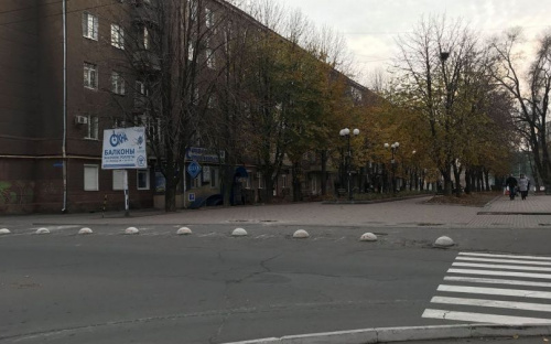 В центре Мариуполя начали борьбу с хамской парковкой (ФОТОФАКТ)