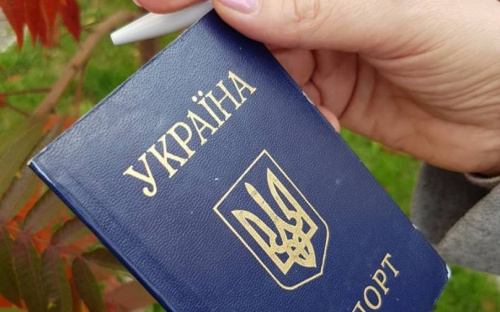 Процесс голосования в Мариуполе занимает две минуты