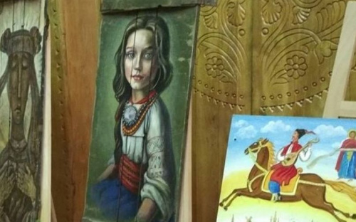 Вместо холста - оружие и ящики от снарядов: Мариуполь ждет уникальная выставка (ФОТО)