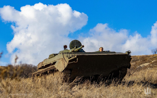 Росіяни активізувалися під Бахмутом та намагалися покращити положення в Мар’їнці – карта