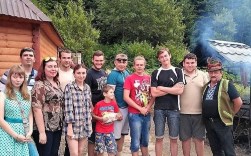 Мариупольские студенты-историки на раскопках в Закарпатье подняли на поверхность более 50 тонн грунта (ФОТО)