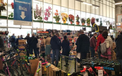 В Мариуполе небывалый ажиотаж на вакцинацию
