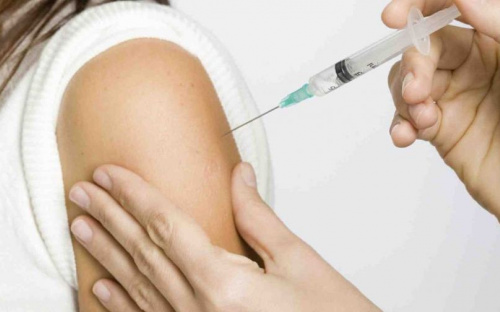 Три прививки, которые необходимо делать взрослым мариупольцам