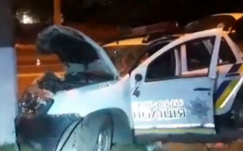 В Мариуполе полицейский автомобиль протаранил «Шкоду» (ФОТО+ВИДЕО)
