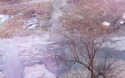 Мариупольцы регулярно забивают городскую канализацию: нечистоты вытекают на улицы