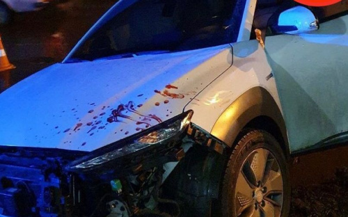 ДТП в Мариуполе: автомобиль с красными номерами забрызган кровью