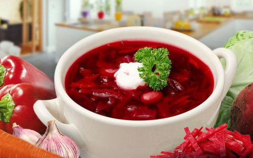 Украинские «визитные карточки» на обеденных столах мариупольцев