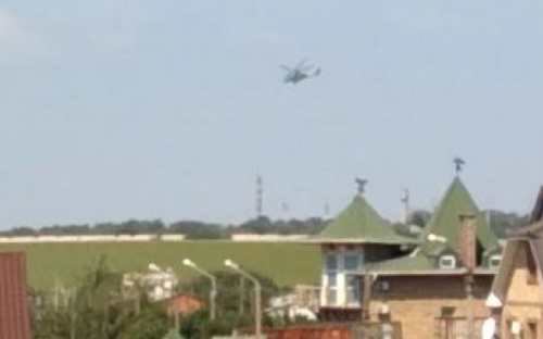 В небе над Мариуполем замечены военные самолеты и вертолеты (ВИДЕО)