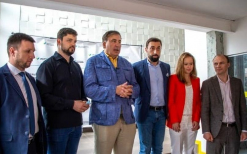 Саакашвили открыл в Мариуполе Офис простых решений и заявил о возрождении аэропорта
