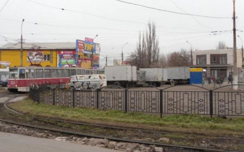 В районе трамвайного кольца в Мариуполе сбили пожилую женщину