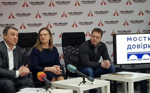 Мариупольских общественников и власть научат договариваться (ФОТО)