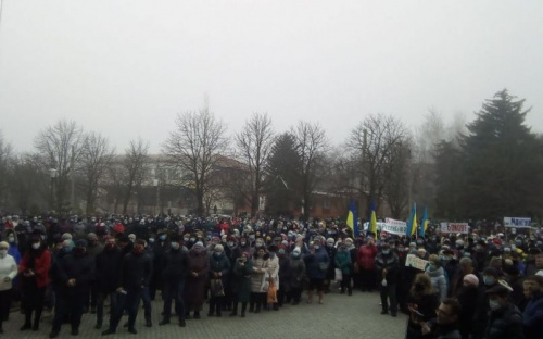 Около тысячи жителей митинговали против добычи циркония в Никольском под Мариуполем