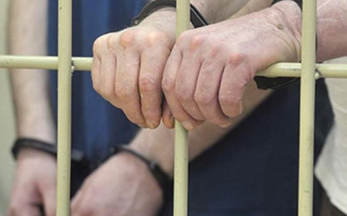 Двум мариупольским оперуполномоченным грозит до 10 лет за решеткой