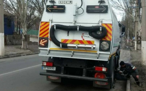 В Мариуполе чудо-уборщики вышли на противостояние с грязью и мусором (ФОТО)