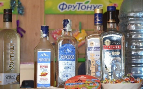В Мариуполе изъяли более 50-литров алкоголя без лицензии (ФОТО)