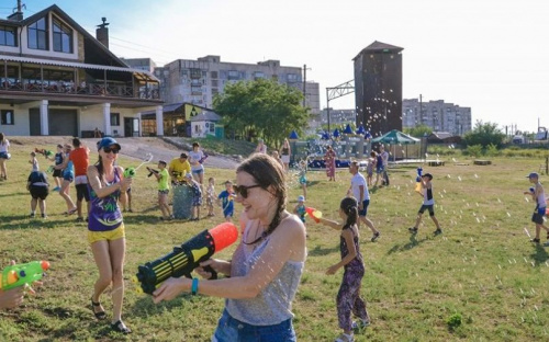 Мариупольцы выйдут на битву с водяными пистолетами (ФОТО)