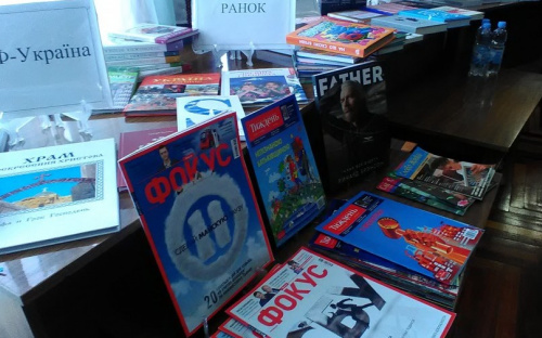 Мариуполь получил более 400 новых книг, но их увидит только две городские библиотеки (ФОТО)