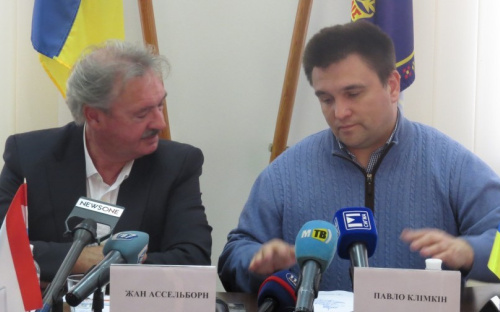 Мариуполь. Жан Ассельборн: В Донбассе находится 470 российских танков (ФОТО+ВИДЕО)