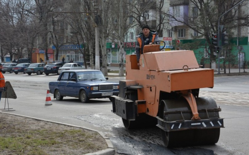 «Мариупольавтодор» отремонтировал более 800 квадратных метров дорог (ФОТО)