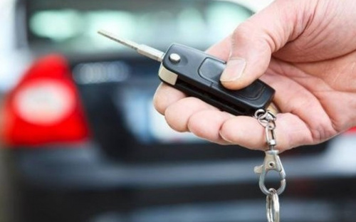 Мариуполец с помощью спецустройства проник в чужое авто