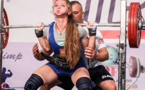 Мариупольская пауэрлифтерша победила в чемпионате Европы