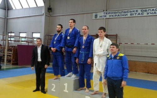 Мариупольские дзюдоисты завоевали 8 медалей на чемпионате Украины