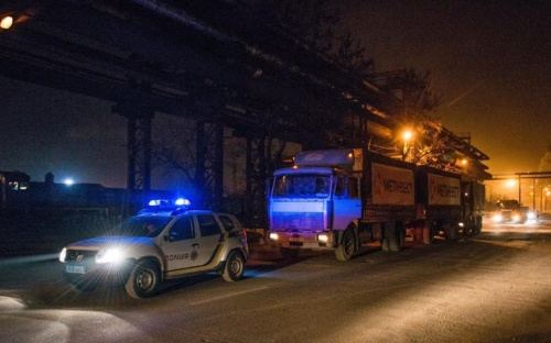 Мариупольские металлурги отправили в Авдеевку более 40 тонн гуманитарной помощи (ФОТО)