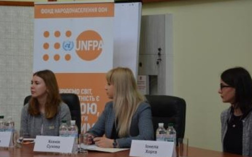 Мариупольские полицейские, медики и преподаватели изучают проблему гендерного насилия