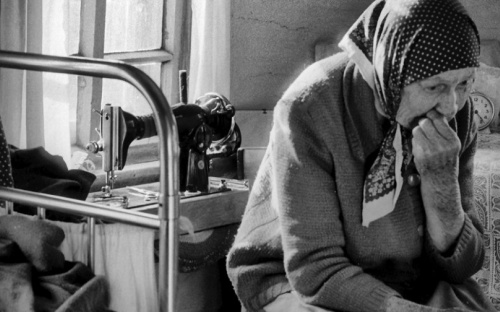 Мариупольские спасатели оказали помощь 93-летней женщине, которая оказалась запертой в квартире