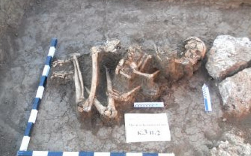 Мариупольские студенты раскопали останки древнего великана