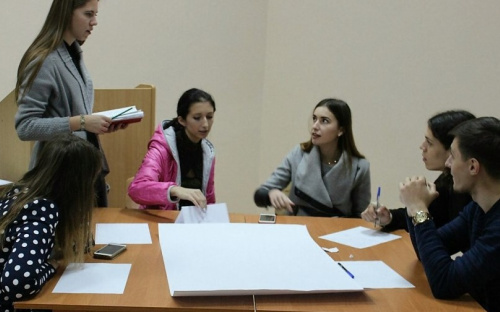 Мариупольские студенты рассказали городской власти, какие перемены нужны городу (ФОТО)