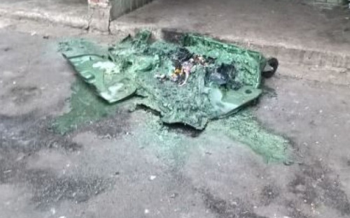 Мариупольские вандалы уничтожили новые мусорные контейнеры