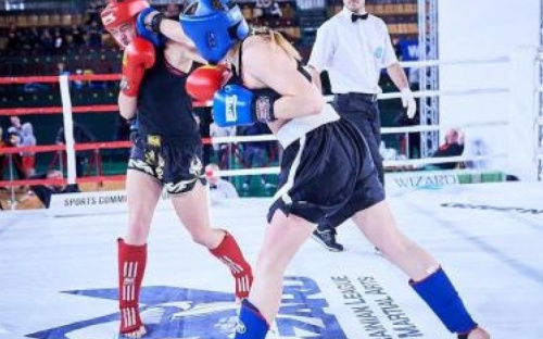 Мариупольский кикбоксер нокаутировал соперника на чемпионате в Киеве (ФОТО)