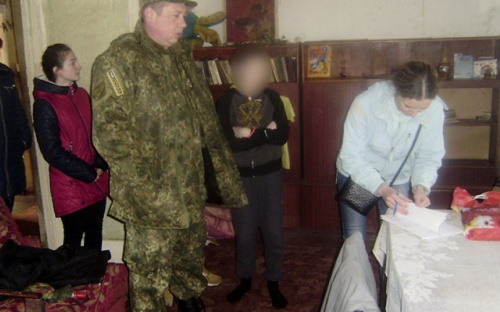Мариупольскую мать наказали за прогулы сына