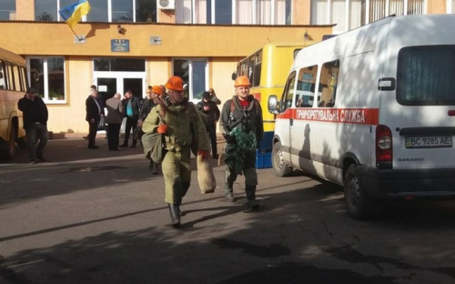 Мариупольцы  с регламентной задержкой почтили память погибших львовских шахтеров
