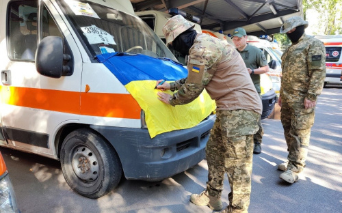 Метінвест передав військовим автівки та мільйон літрів пального
