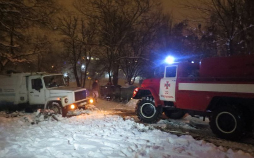 Спасатели освободили из снежного плена 26 авто мариупольцев (ФОТО+ВИДЕО)