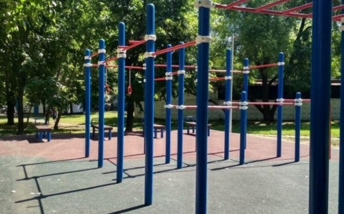 Во дворе мариупольской многоэтажки появятся спортивные тренажеры (ВИДЕО)