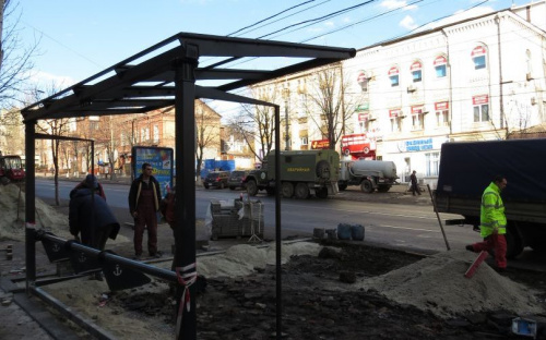 В центре Мариуполя строят еще один «прозрачный объект» (ФОТОФАКТ)