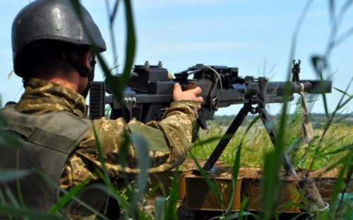 Боевики открыли огонь вблизи Мариуполя. Ранен украинский воин