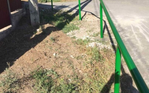В Мариуполе крутой спуск к морю стал безопаснее для пешеходов